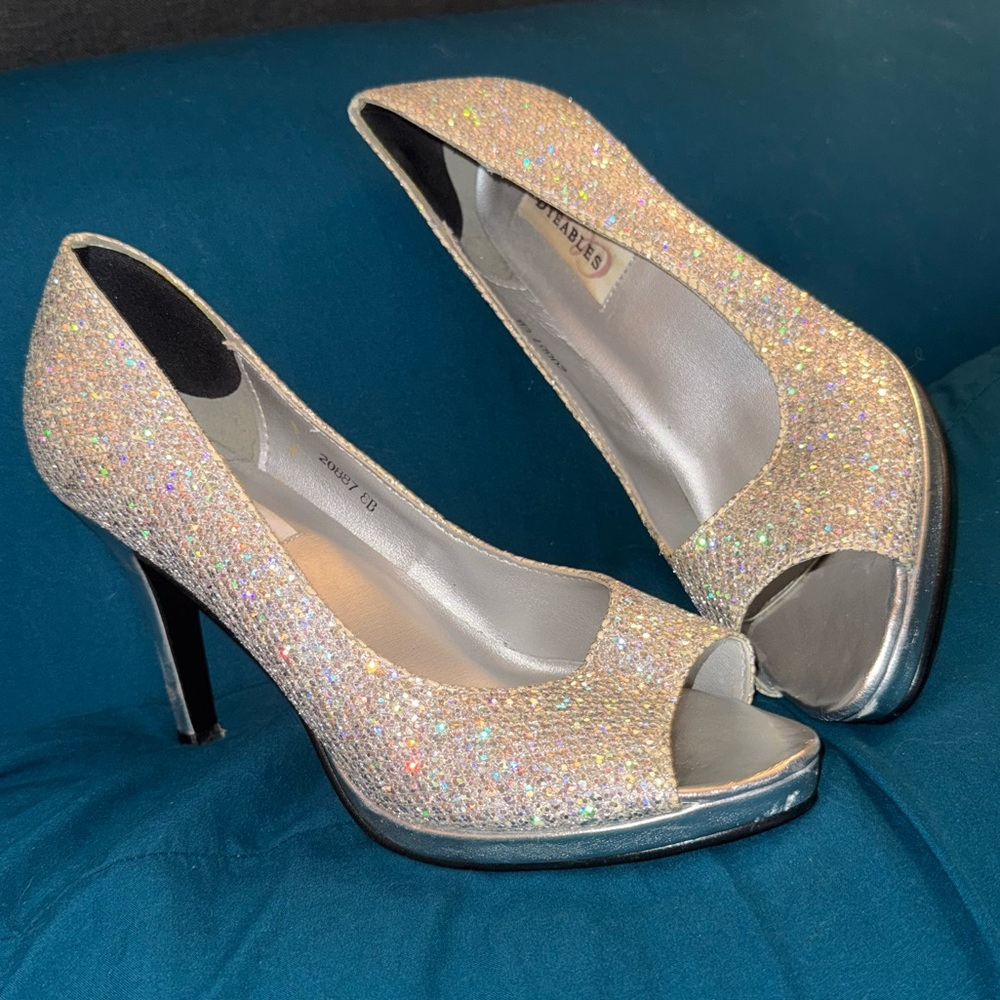 Dyeables 4 inch high heels silver sparkle with peep toe